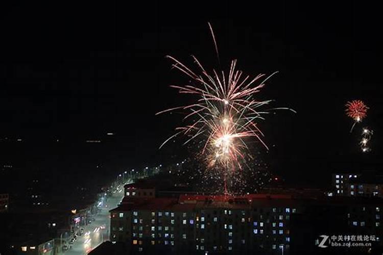 乌兰浩特烟花正月十五几点？