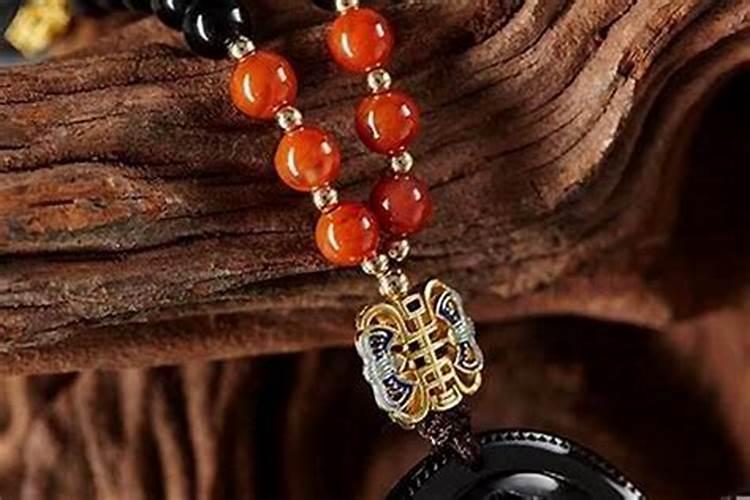 属狗的人佩戴什么挂件最好？