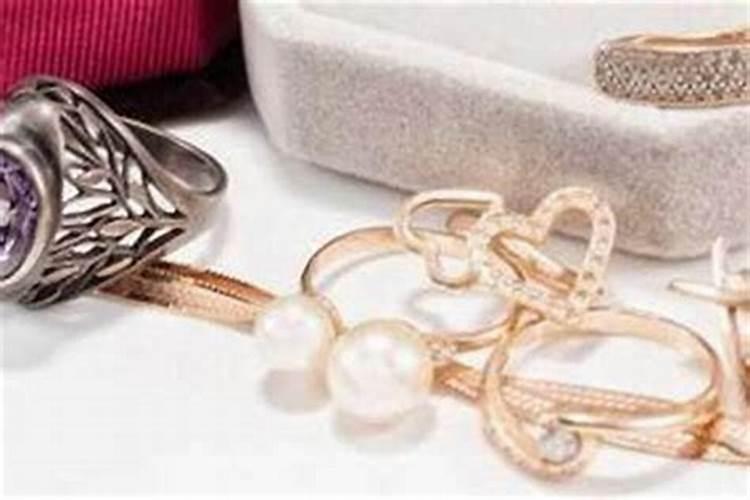 女人佩戴什么首饰防小人好？