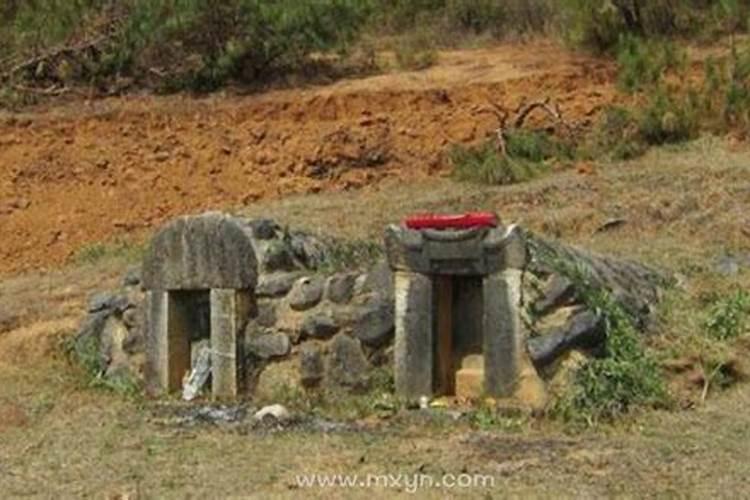 梦见坟头是什么预兆周公解梦女人？