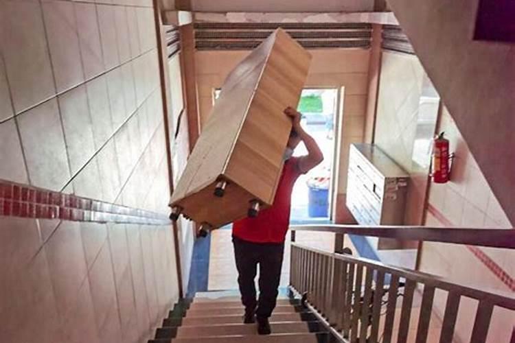 梦见死人搬家了是什么意思？