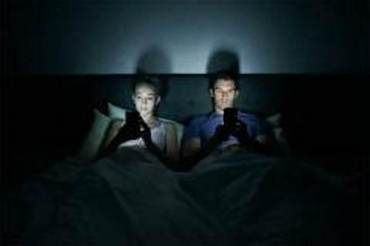 梦见老公在别的女人家睡觉