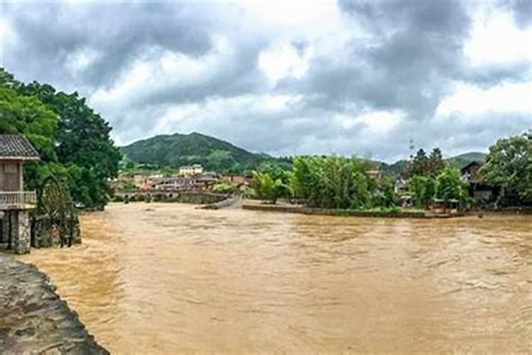 梦见妻子被洪水冲走了