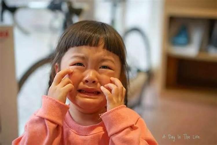 梦到儿子小时候哭闹