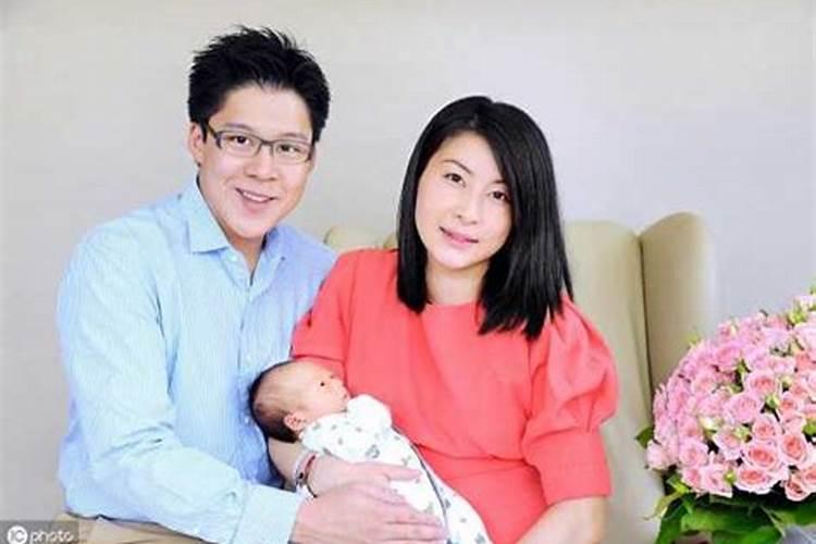 郭晶晶鬼节出生