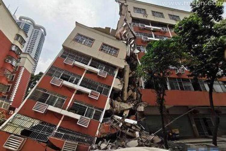 梦见房倒塌是什么意思？