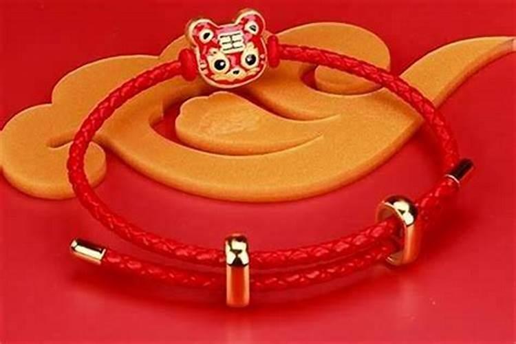 虎的本命年戴什么生肖好？