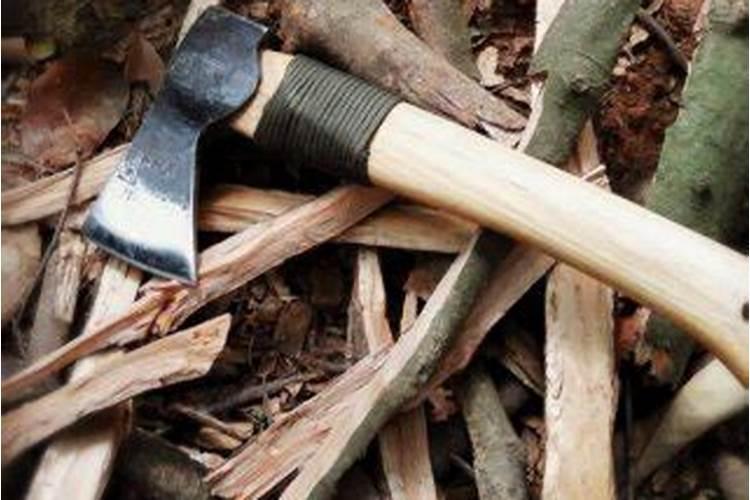 梦见劈柴是什么意思？