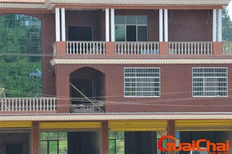 梦到盖新屋和前妻什么意思？