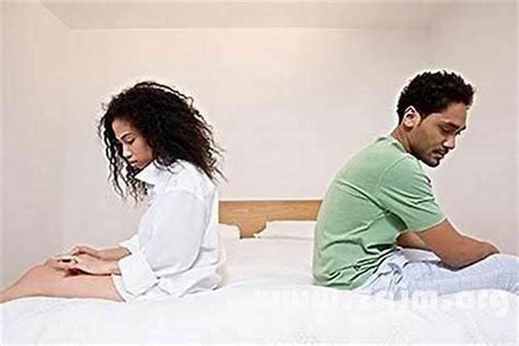 单身中年女人梦见陌生男人