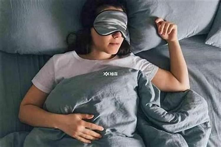 中老年女人梦见舅舅