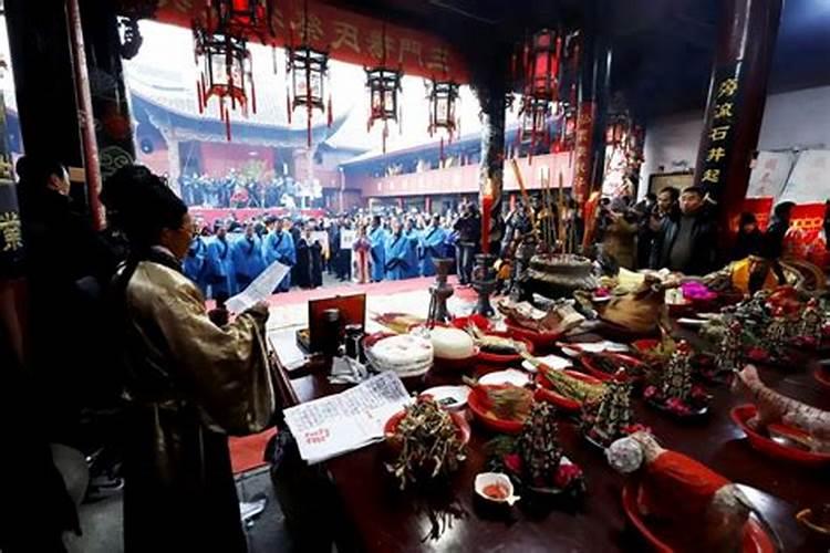温暖冬至祭扫高峰