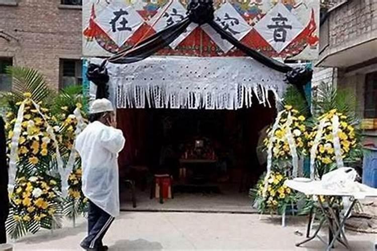 梦见亲叔叔死了办丧事