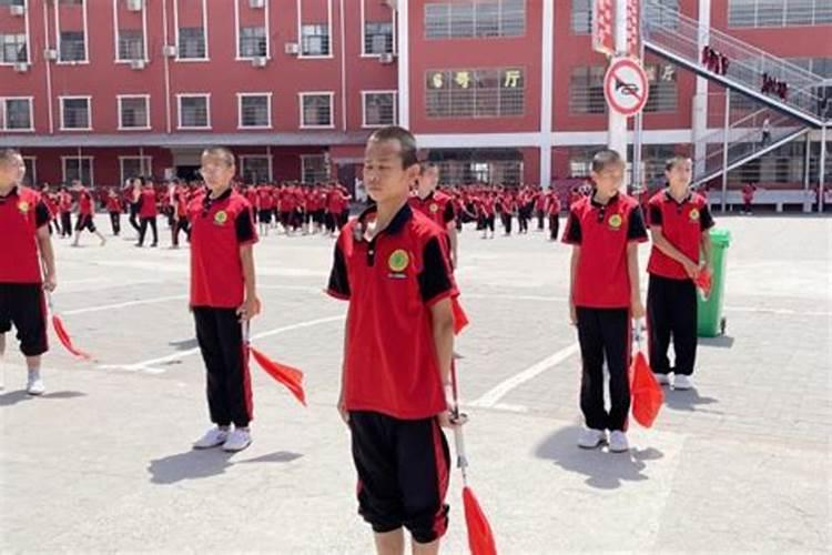 梦到被送到封闭学校