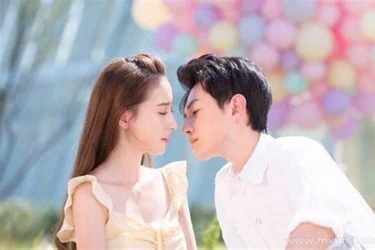 梦见情人和他老婆很恩爱了