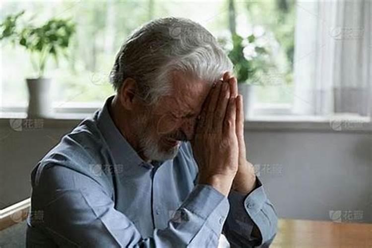 梦见死去的爷爷自己哭得很伤心