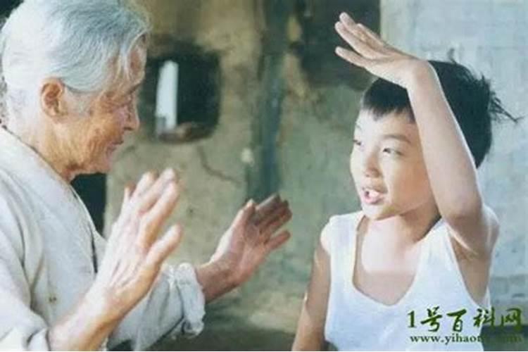 梦见死去的母亲还活着和自己说话