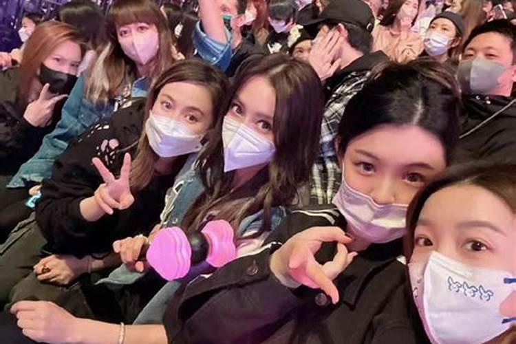 梦见和女朋友去看演唱会