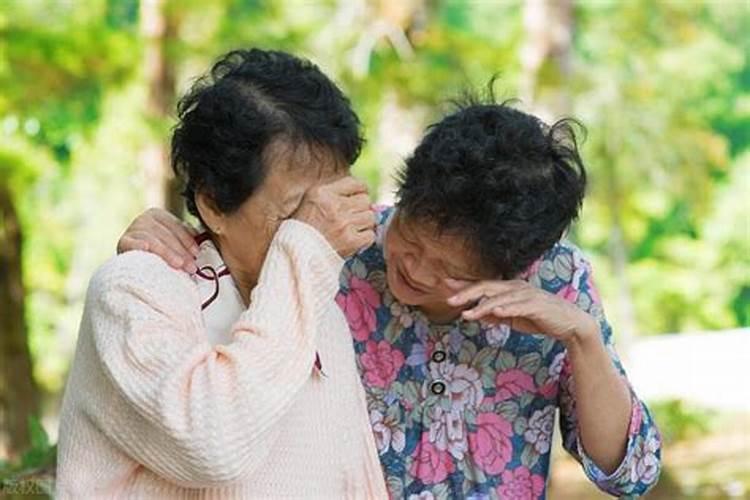 梦见父亲死了出殡我大哭