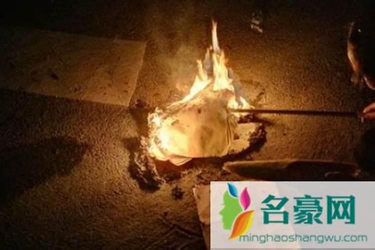正月十五烧纸还是十四烧纸？