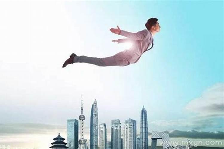 梦见马在天上飞是什么意思？