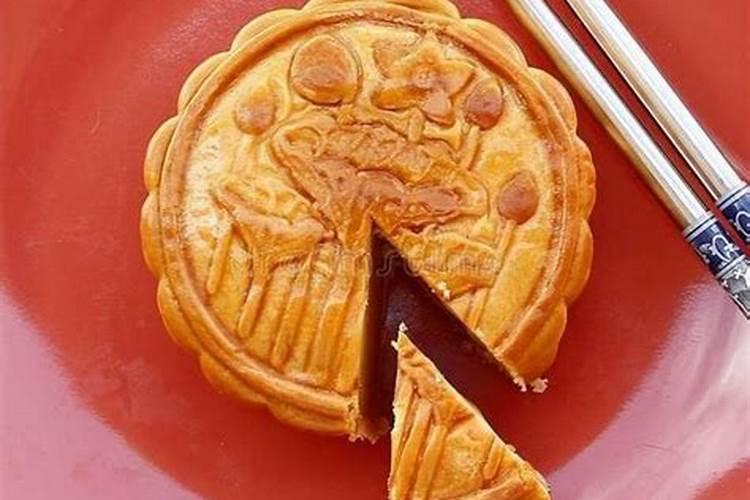 中秋节要吃哪些传统食物？