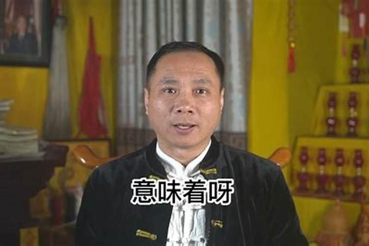 单身梦见前夫是什么兆头啊？