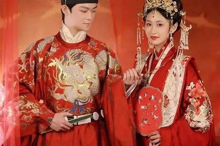 生辰八字哪个可看感情？