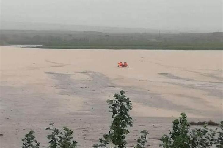 梦见水流很急把儿子冲走了