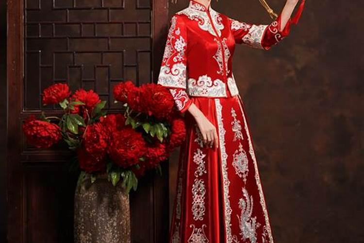 梦见穿红色的婚礼服结婚了