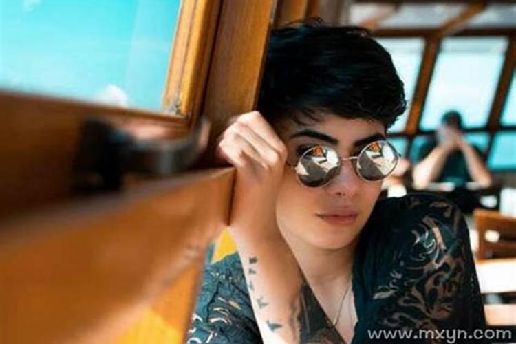 梦见女友出轨被我发现是什么预兆？