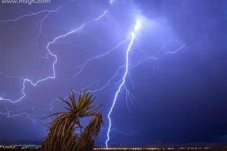 梦见雷电交加预兆什么？