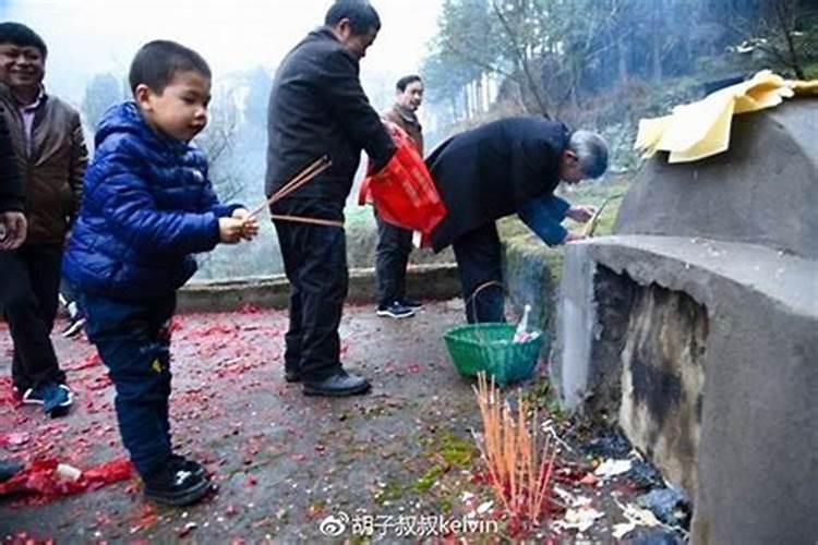 给死去的亲人做个蜡像