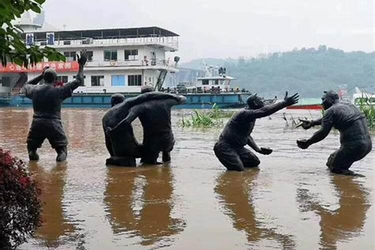 梦见妻子被大水淹没