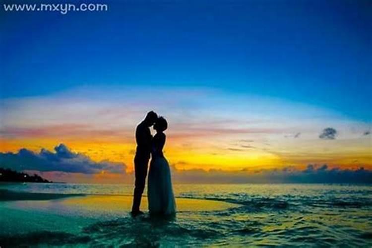 梦见女人抱女人好吗？