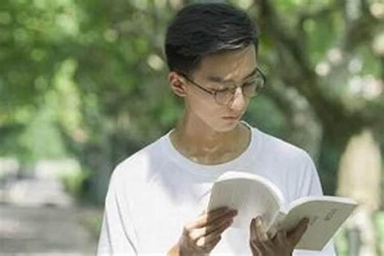 梦见都已经忘记的同学