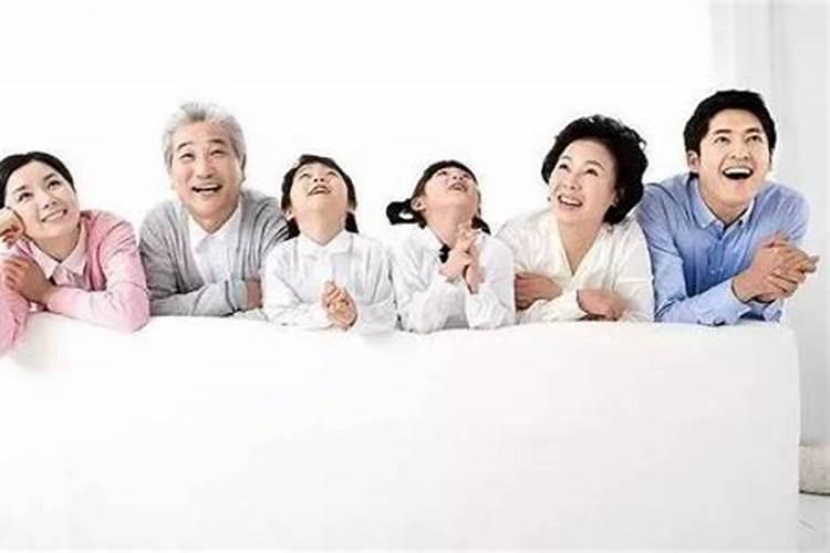 梦见家人在一起其乐融融