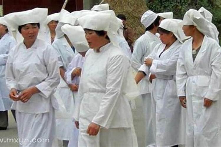 梦见邻居女人穿孝服