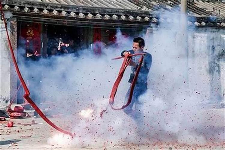 梦见别人放鞭炮意味着什么？