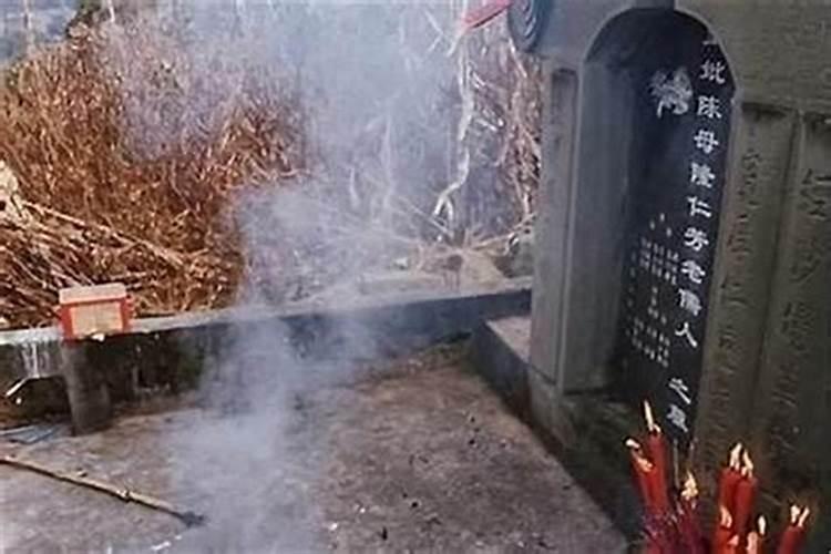 梦见别人上坟啥征兆？