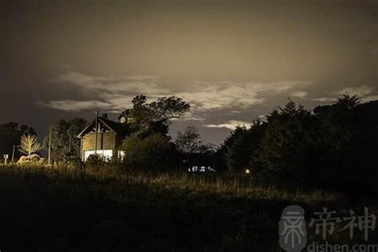 梦见姐姐有钱自己穷
