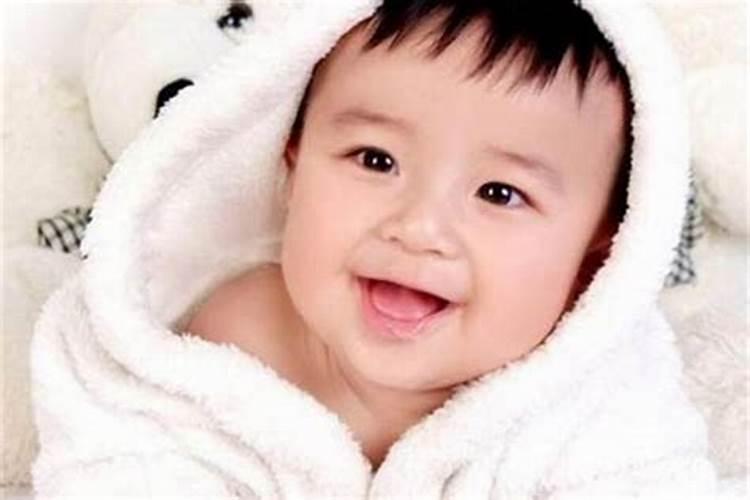 元宵节出生的宝宝发朋友圈