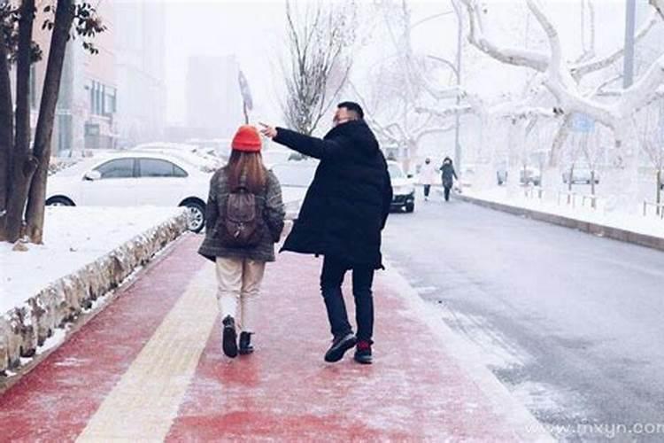 梦见跟情人一起走路啥意思？