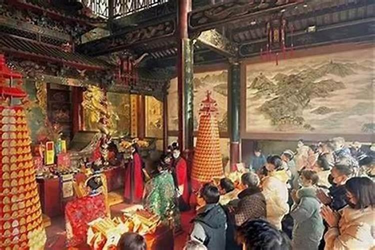 结婚进寺庙做法事