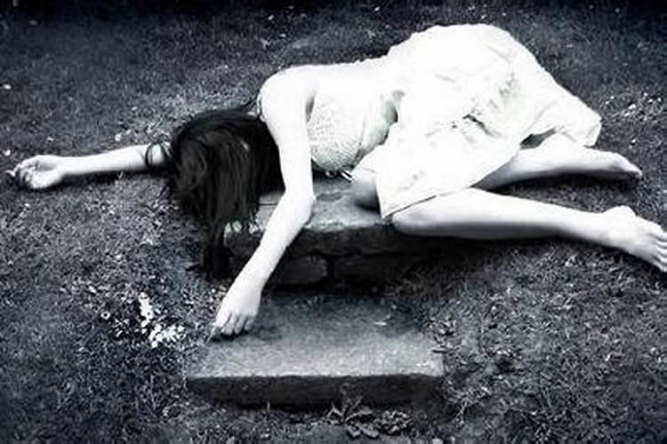 梦见房子里的死人了是什么意思？
