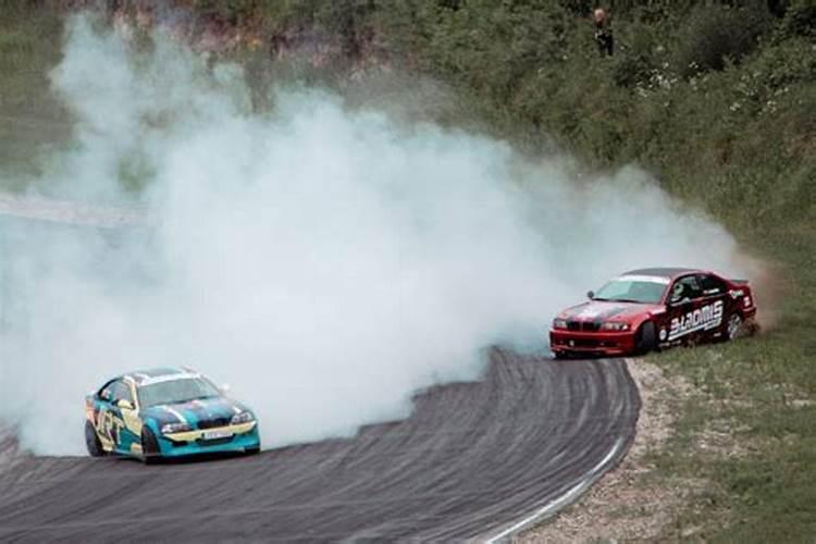 梦见车辆失控预示什么？