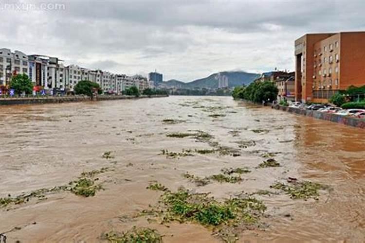 梦见发大水预示什么？