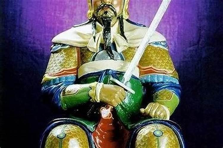 犯太岁属蛇带什么？