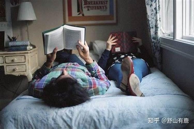 梦到回故乡看到很多亲人和朋友？