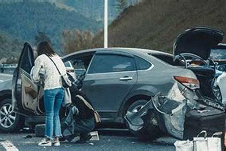 梦见爱人出车祸死亡
